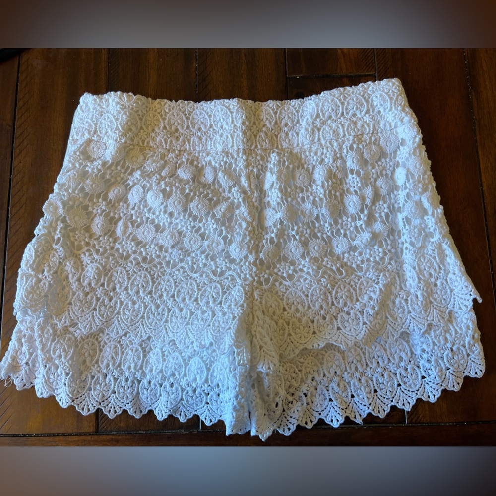 White lace shorts Loft size 6